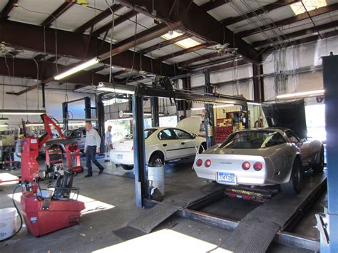 5 bays, waiting room, office. . Auto repair shop for rent near me